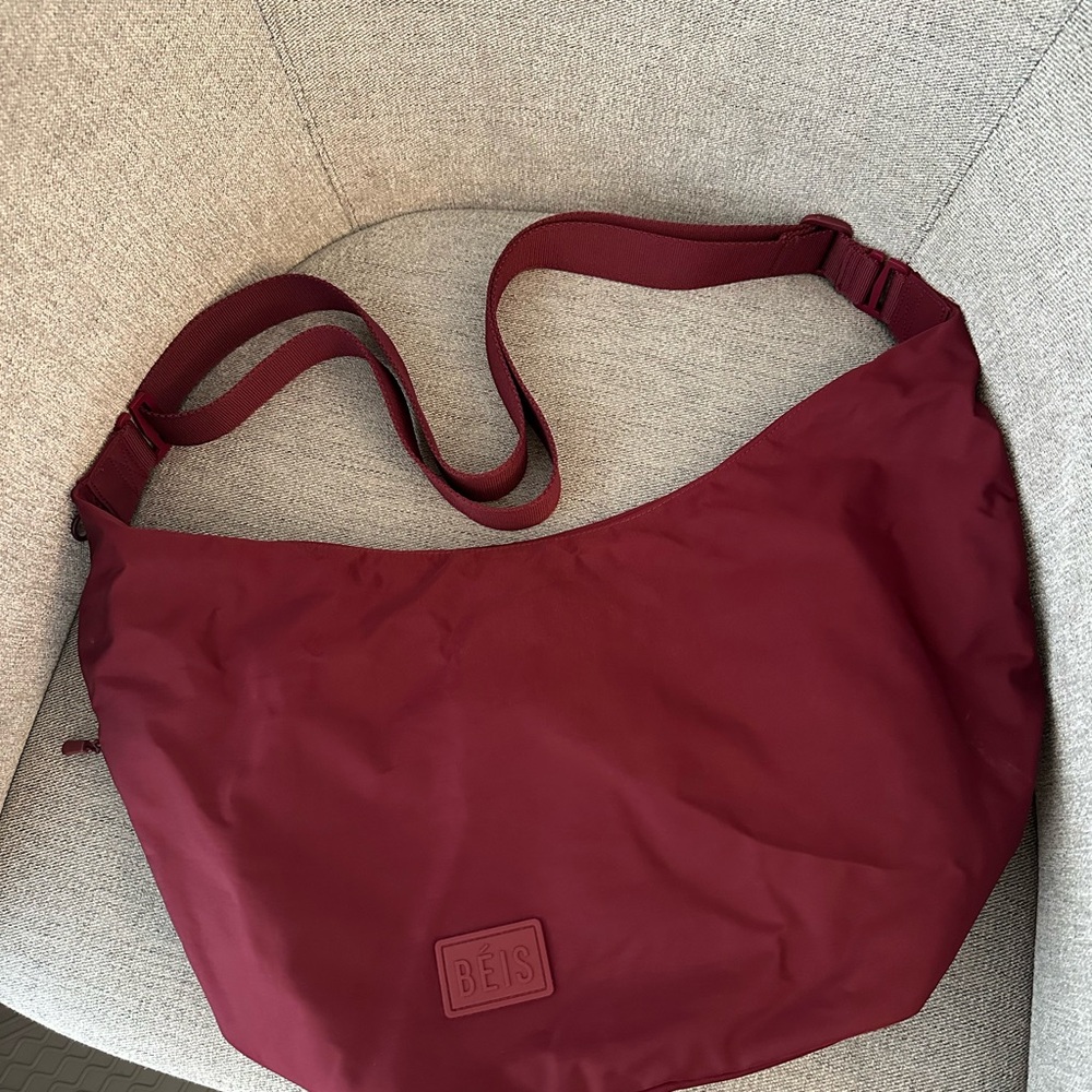 BEIS Sport Catchall in Burgundy